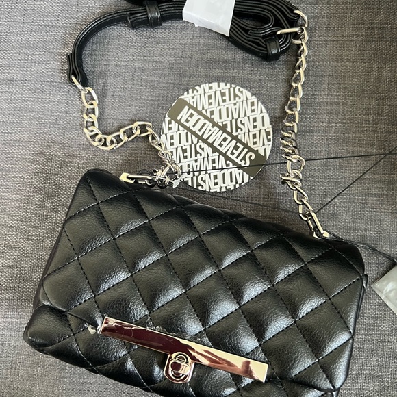 STEVE MADDEN GIFT SET CROSSBODY BAG KEY CHAIN SCARF